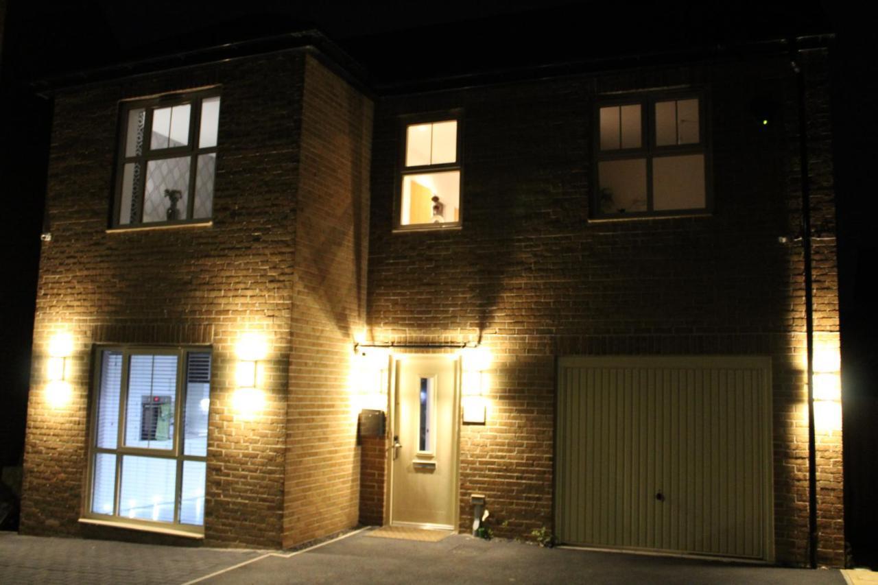 Haven - Spacious Luxury Home Perfect For Families, Couples And Contractors! 5Mins To Xscape And Junction 32! Castleford Luaran gambar