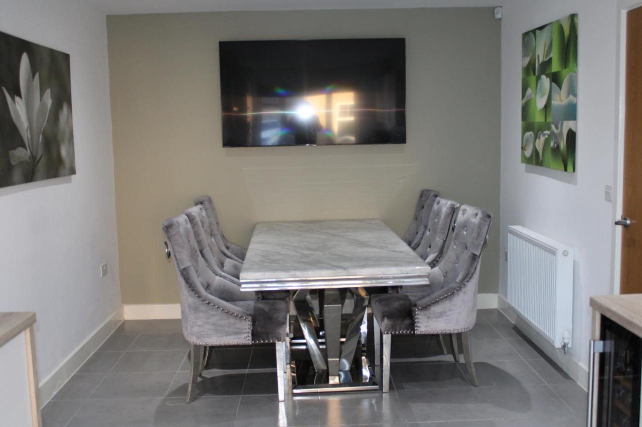 Haven - Spacious Luxury Home Perfect For Families, Couples And Contractors! 5Mins To Xscape And Junction 32! Castleford Luaran gambar