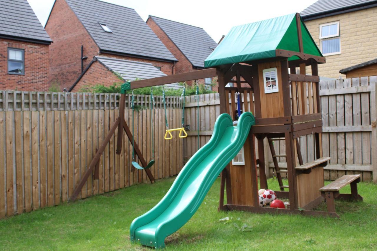Haven - Spacious Luxury Home Perfect For Families, Couples And Contractors! 5Mins To Xscape And Junction 32! Castleford Luaran gambar
