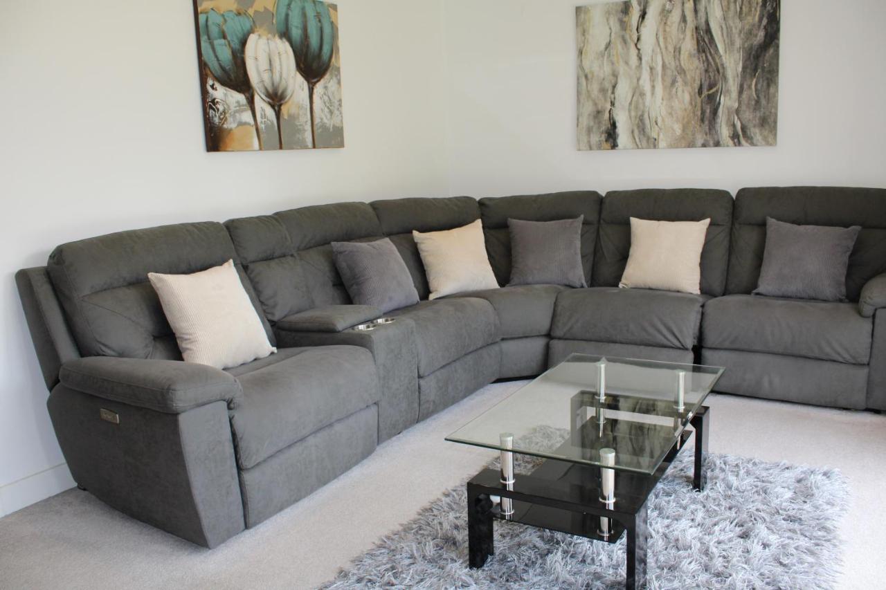 Haven - Spacious Luxury Home Perfect For Families, Couples And Contractors! 5Mins To Xscape And Junction 32! Castleford Luaran gambar